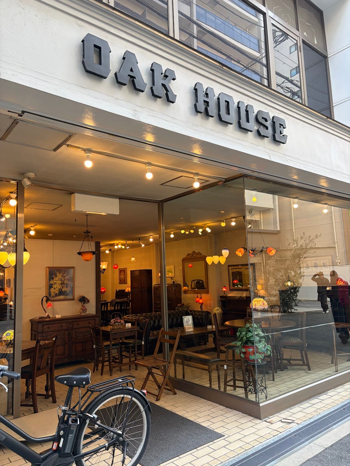 OAK HOUSE
