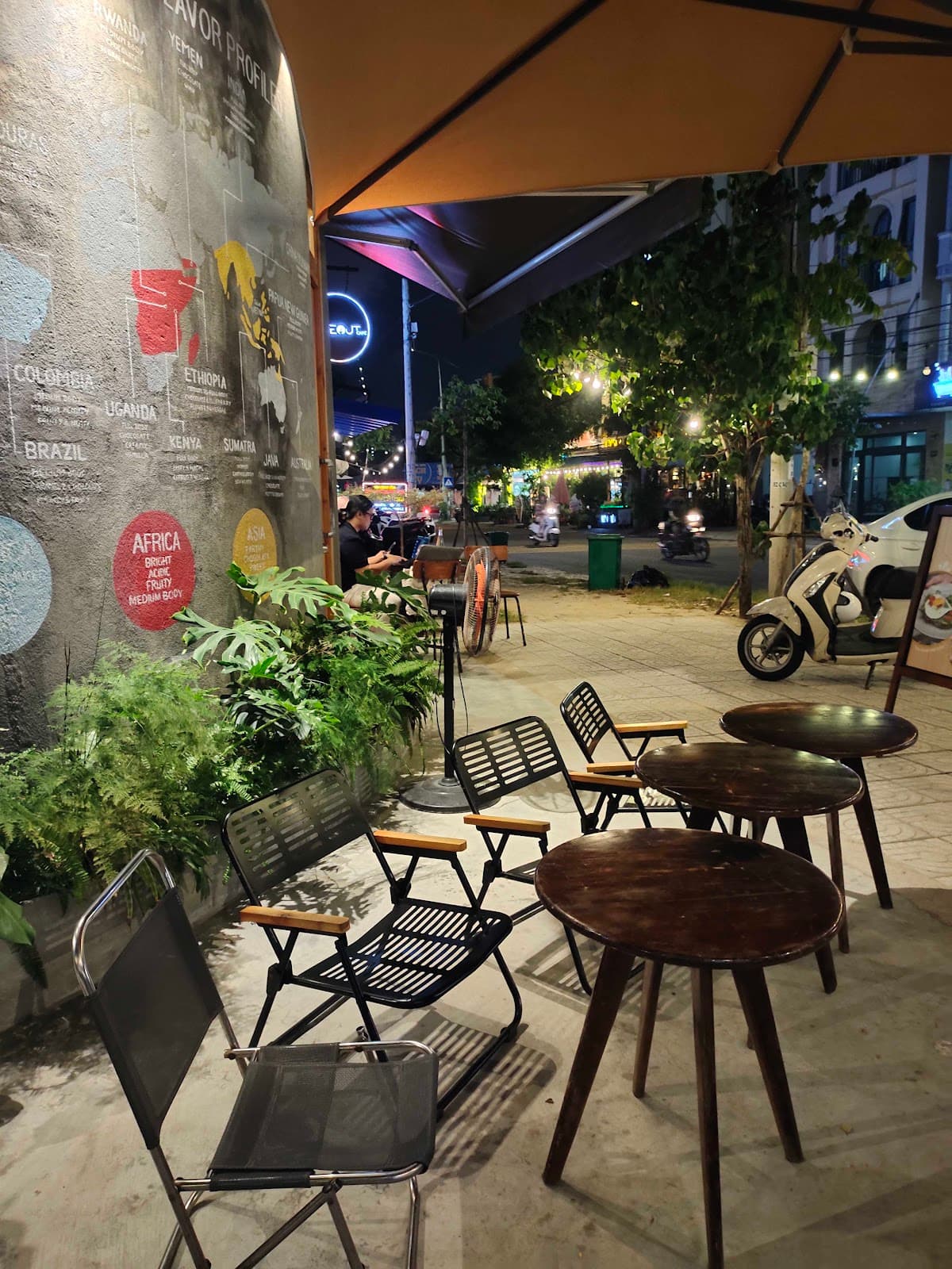 The Hideout café