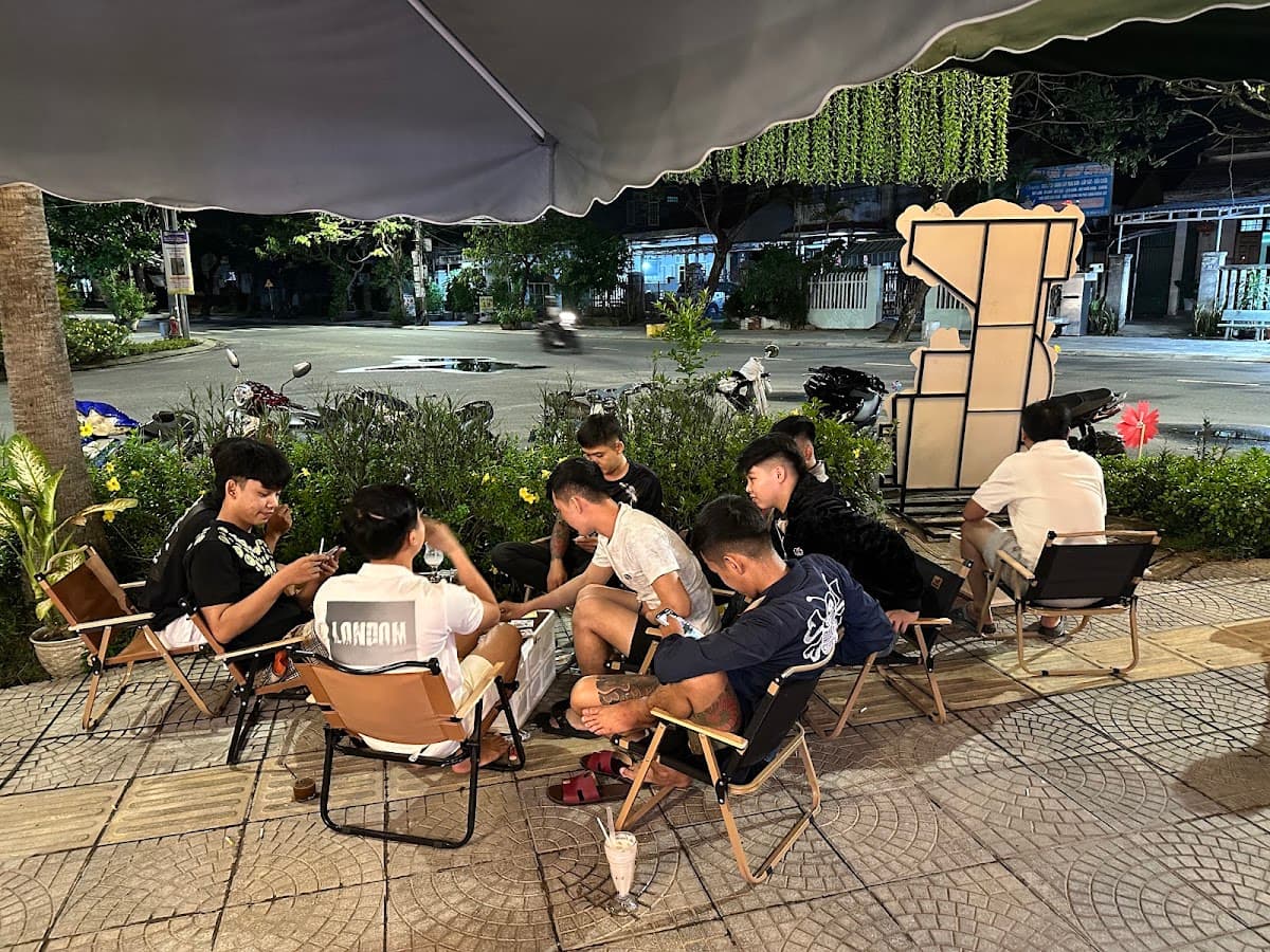 CHILL Café 18 - Hội An Coffee
