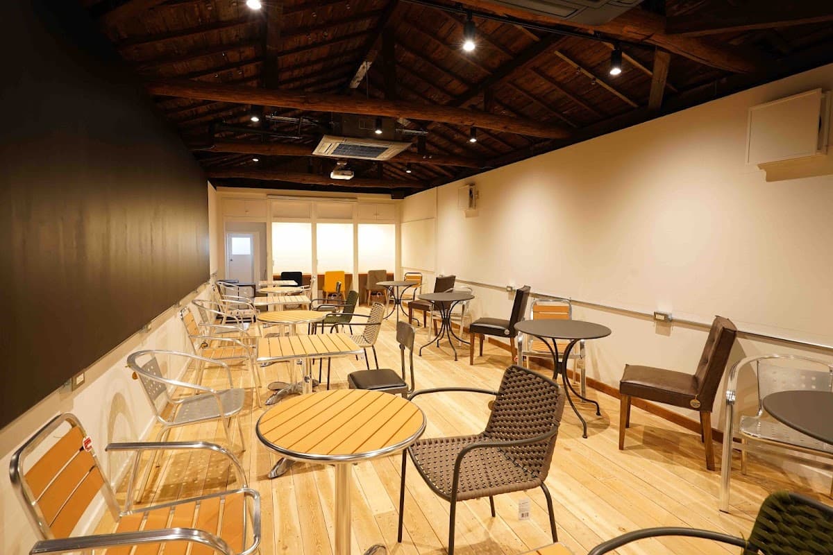 Power Plug Cafe Hommachi