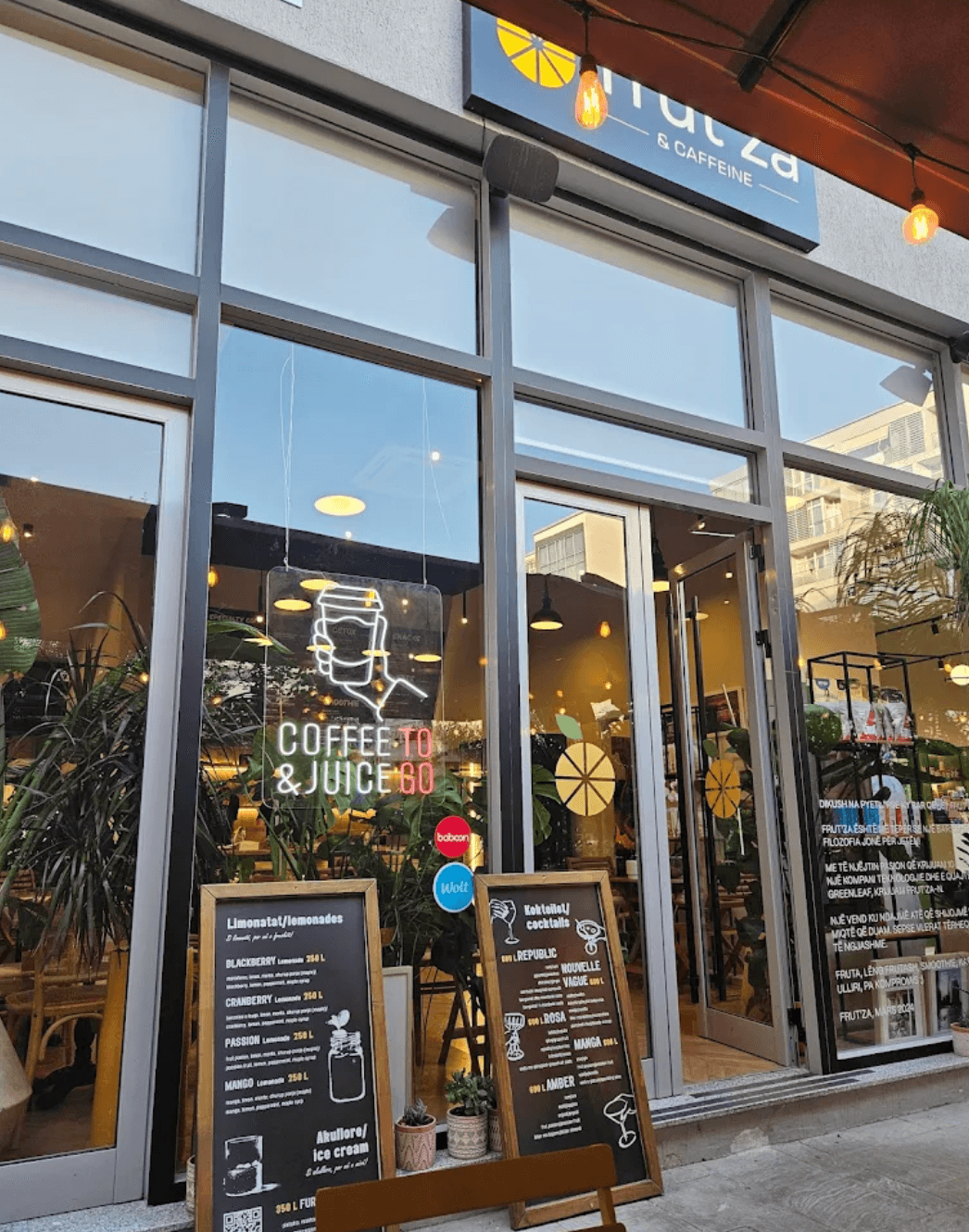 Frut’za | Komuna - Specialty Coffee & All Day Brunch